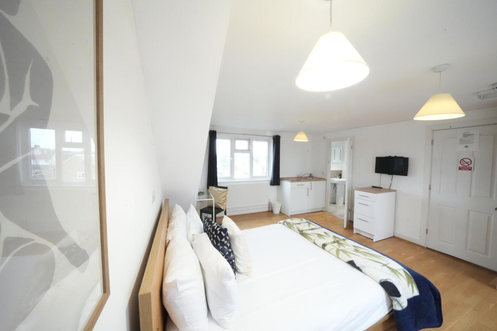 The Great Airport Place-Private Bedrooms With Private Bathroom-1 Bus To Heathrow Airport-5 Minutes By Car- Helpful Advice From Our Team Harmondsworth Luaran gambar