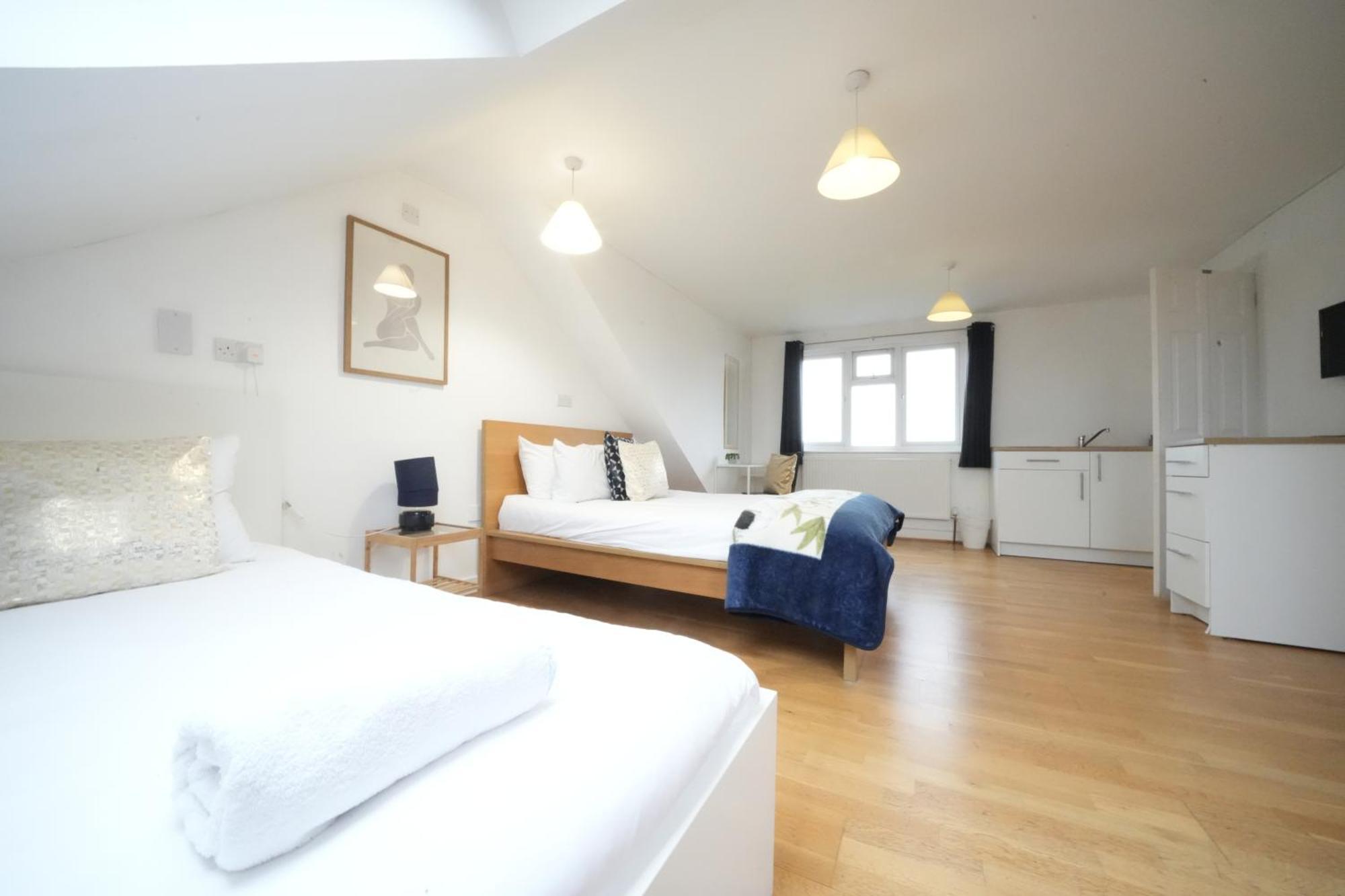 The Great Airport Place-Private Bedrooms With Private Bathroom-1 Bus To Heathrow Airport-5 Minutes By Car- Helpful Advice From Our Team Harmondsworth Luaran gambar