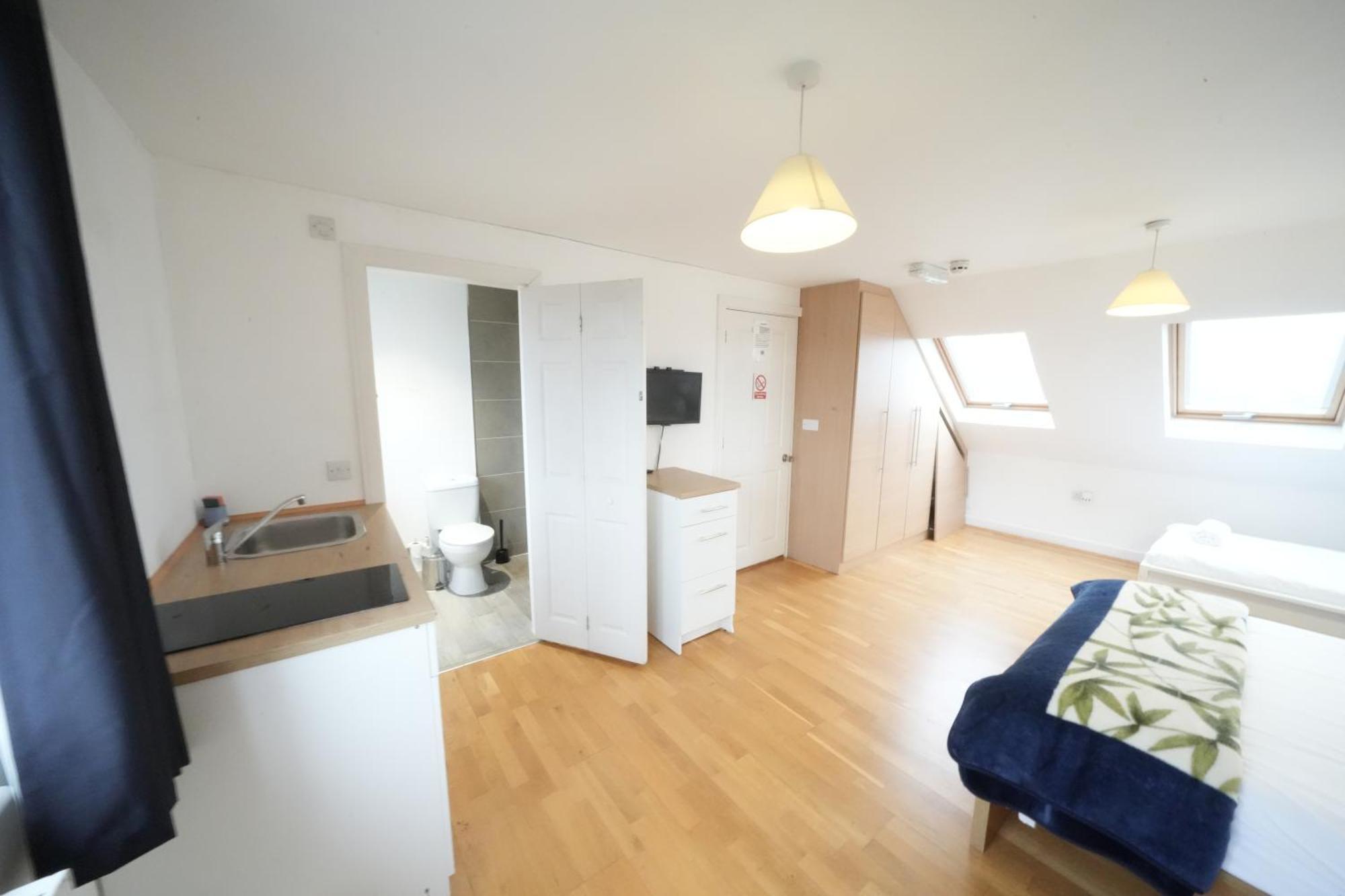 The Great Airport Place-Private Bedrooms With Private Bathroom-1 Bus To Heathrow Airport-5 Minutes By Car- Helpful Advice From Our Team Harmondsworth Luaran gambar