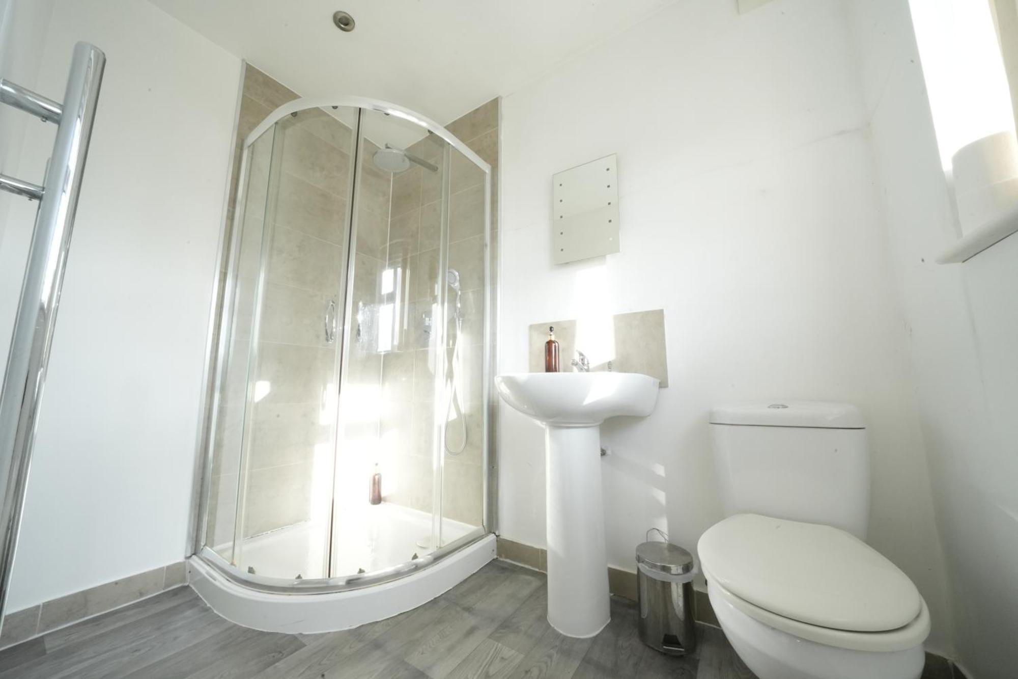The Great Airport Place-Private Bedrooms With Private Bathroom-1 Bus To Heathrow Airport-5 Minutes By Car- Helpful Advice From Our Team Harmondsworth Luaran gambar