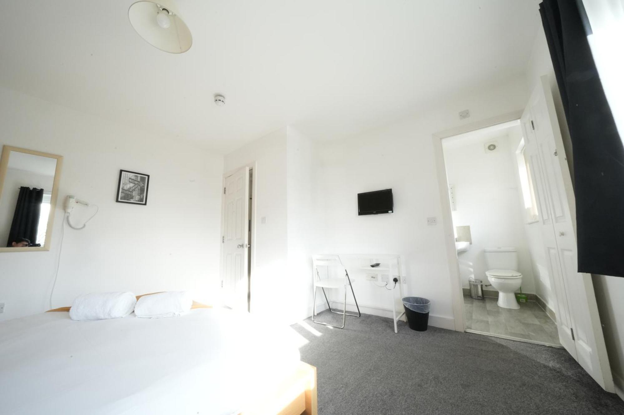 The Great Airport Place-Private Bedrooms With Private Bathroom-1 Bus To Heathrow Airport-5 Minutes By Car- Helpful Advice From Our Team Harmondsworth Luaran gambar