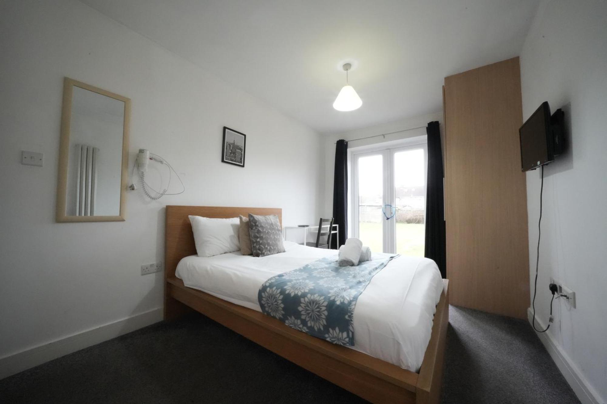 The Great Airport Place-Private Bedrooms With Private Bathroom-1 Bus To Heathrow Airport-5 Minutes By Car- Helpful Advice From Our Team Harmondsworth Luaran gambar