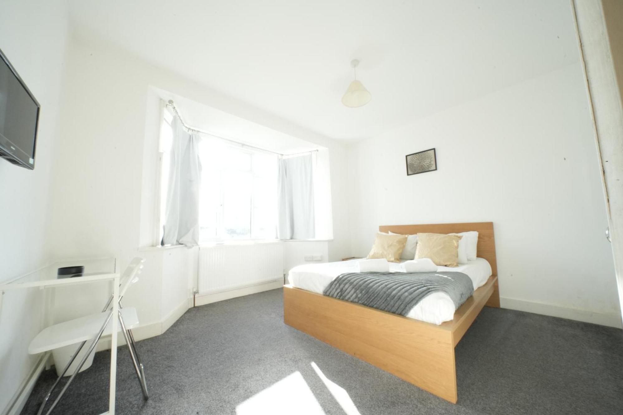 The Great Airport Place-Private Bedrooms With Private Bathroom-1 Bus To Heathrow Airport-5 Minutes By Car- Helpful Advice From Our Team Harmondsworth Luaran gambar